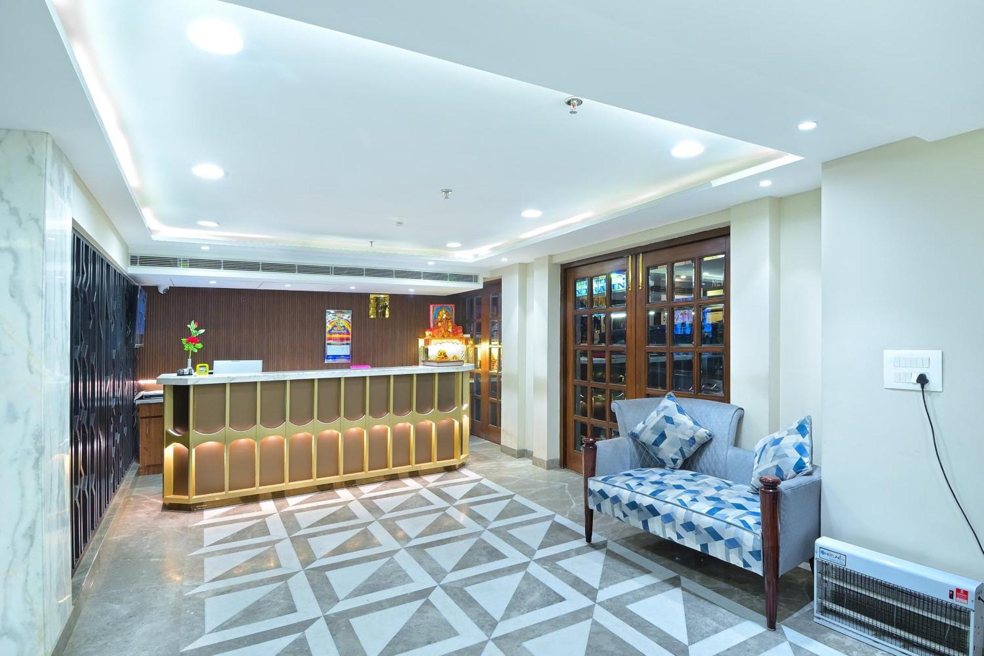 Hotel Sapphire House - 3 Mins Walk From Metro And 5 Mins From Rail Station New Delhi Exterior foto