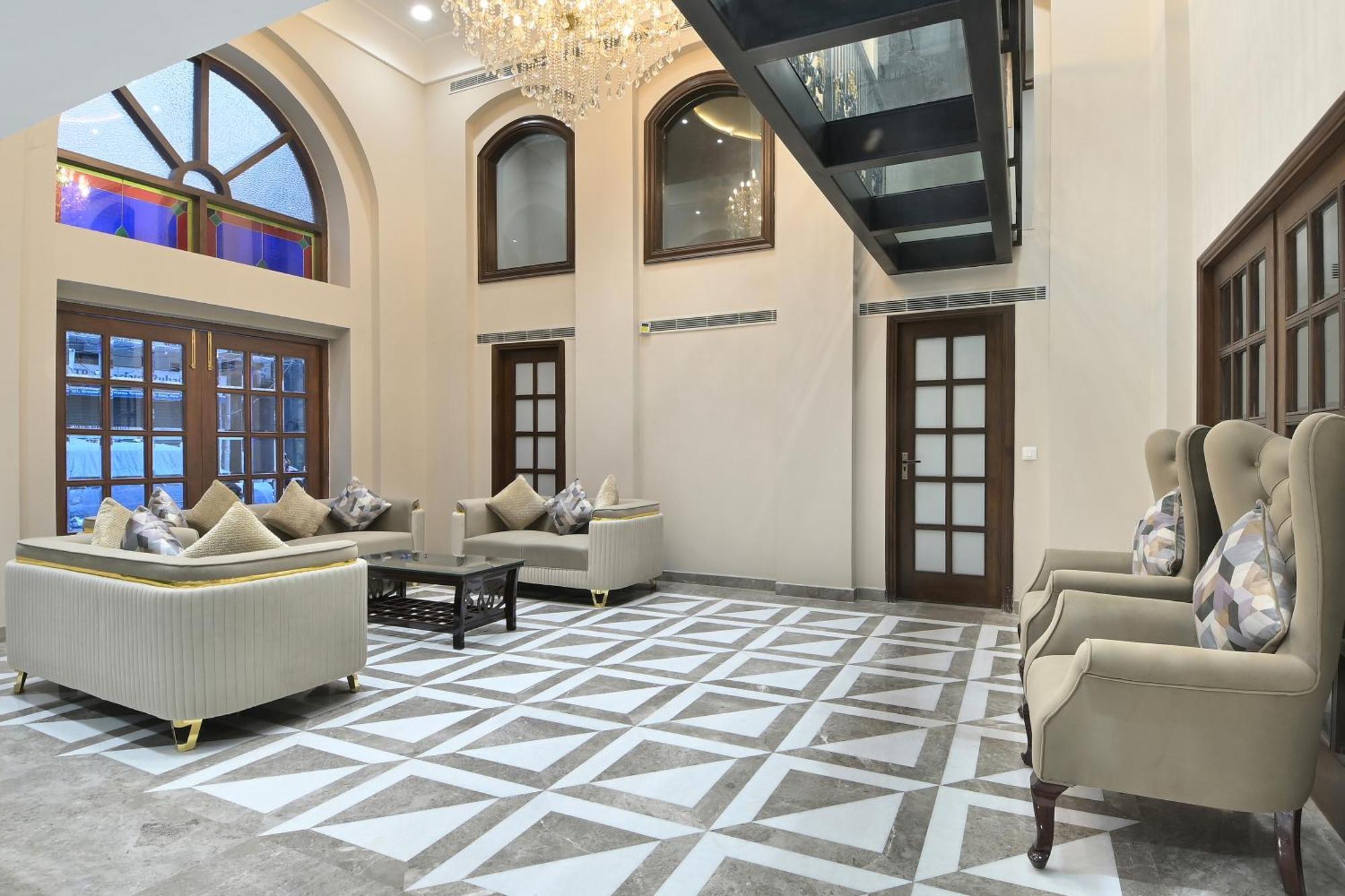 Hotel Sapphire House - 3 Mins Walk From Metro And 5 Mins From Rail Station New Delhi Exterior foto
